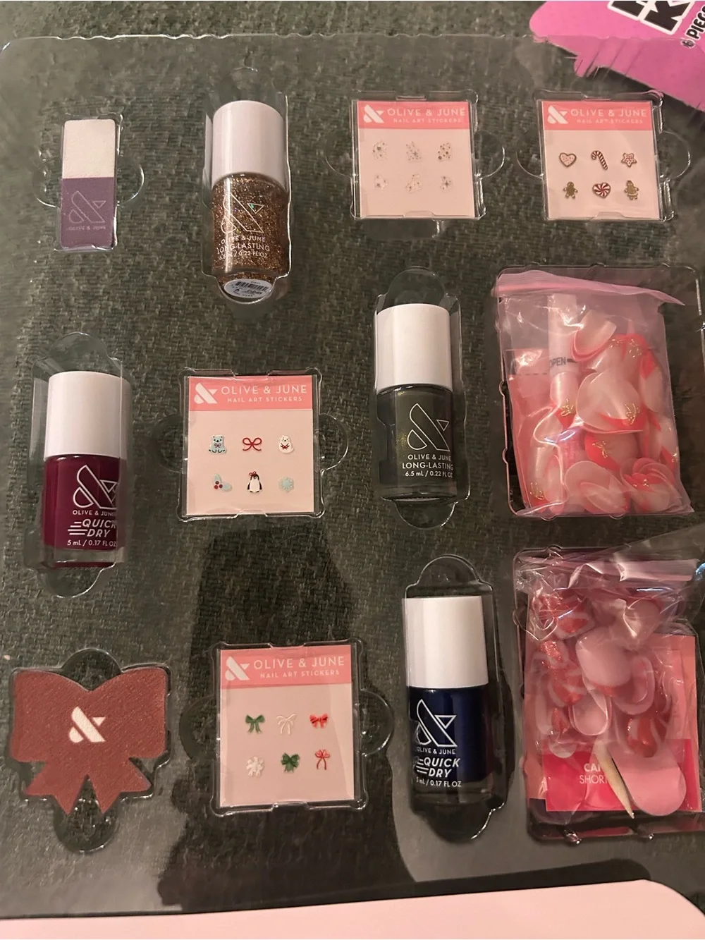 O love & June. Twelve Days of Mani Magic Advent Calendar - Pink